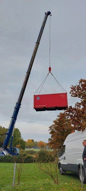 Der Container Schwebt ein&nbsp;&copy;&nbsp;Stadt Holzminden