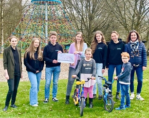 Jugendrat Spende an die Kinderheimat Neuhaus Jugendrat Spende an die Kinderheimat Neuhaus