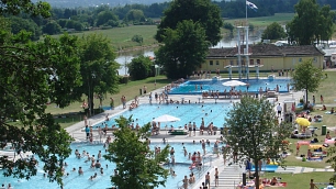 Kopfbild Freibad aus der Luft Freibad Holzminden aus der Luft